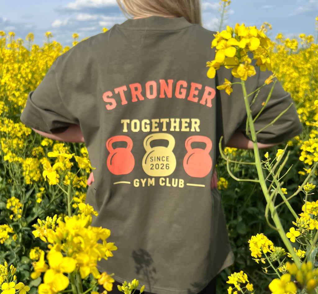 Stronger Together – Boxy Unisex T-Shirt in Größe S / Khaki